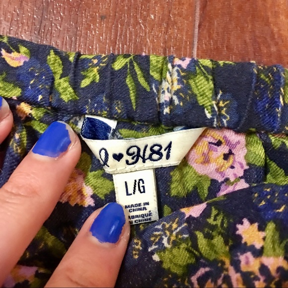 Floral Cropped Tube Top - Picture 3 of 3